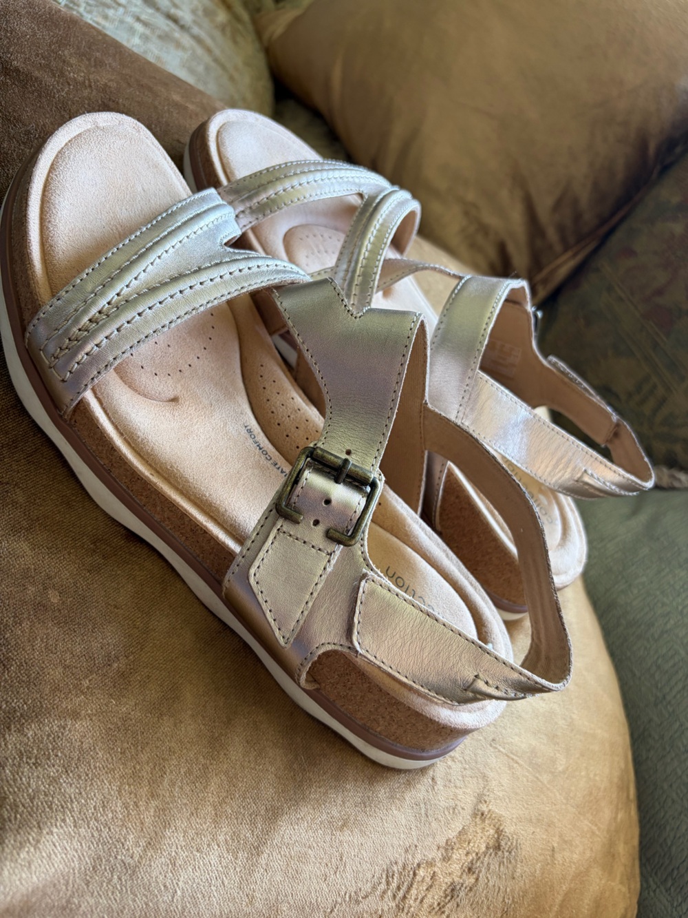 Clarks Women's Metallic Rose-Gold Buckle Comfort Sandals